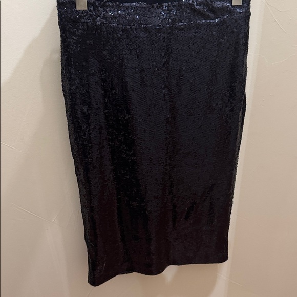 Chelsea28 Pull-on Midnight Blue Sequence Pencil Skirt. Size Medium (Worn ONCE!) - Picture 6 of 10